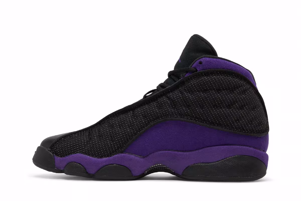 Air Jordan 13 GS Court Purple, view 4