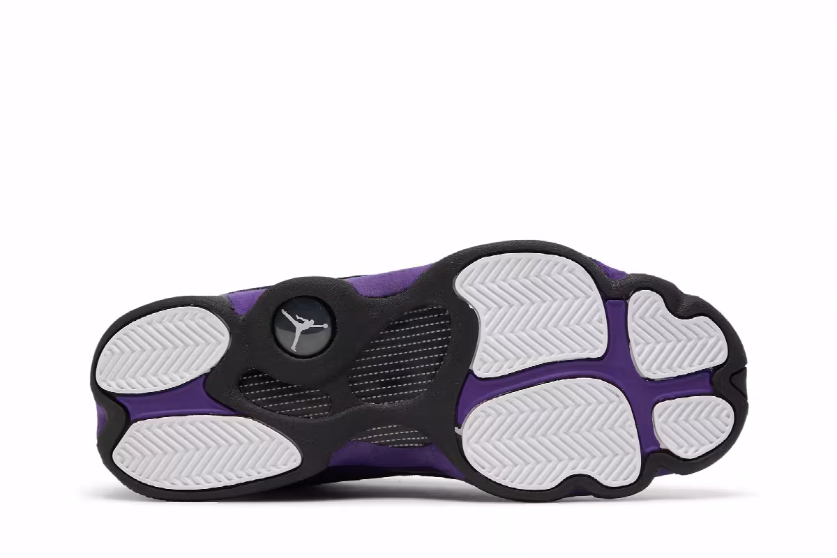 Air Jordan 13 GS Court Purple, view 5