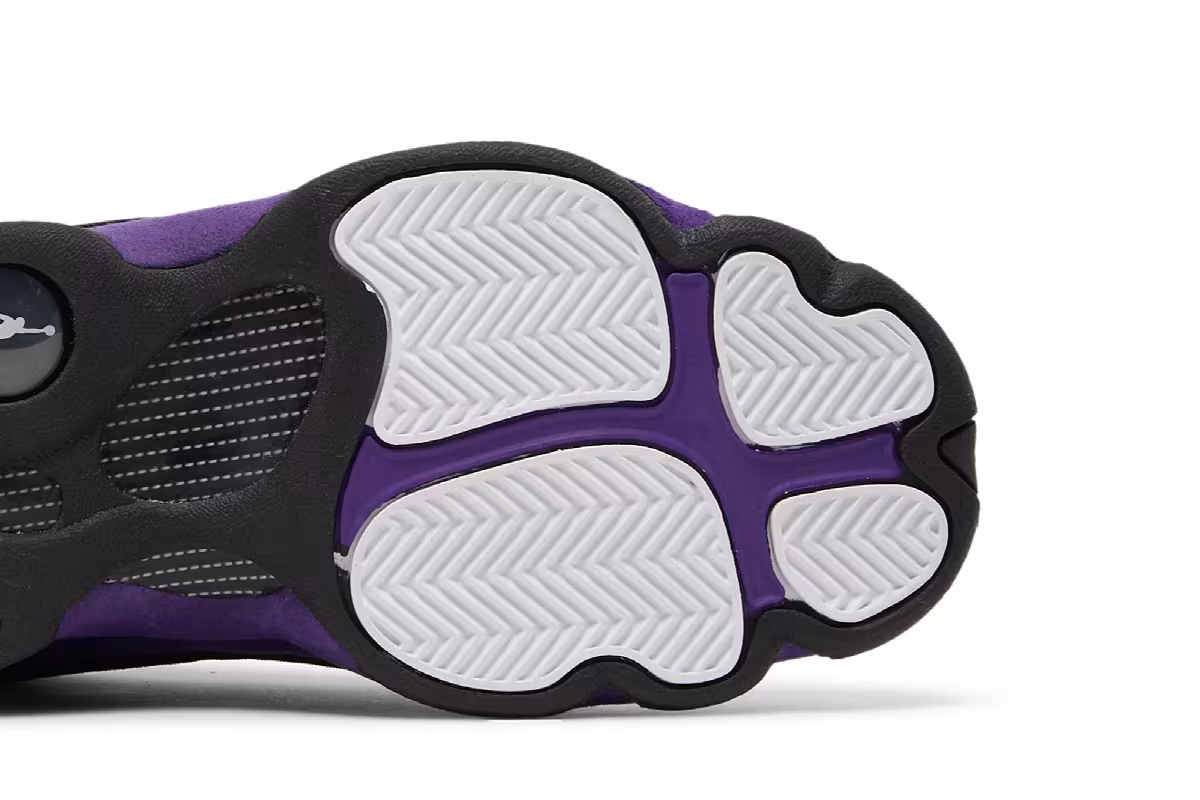 Air Jordan 13 GS Court Purple, view 6