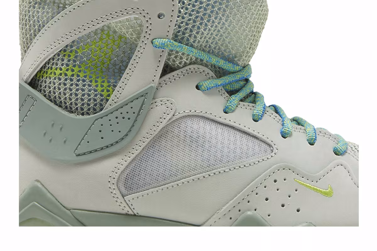 Bephie's Beauty Supply x Women's Air Jordan 7 Seafoam, view 3