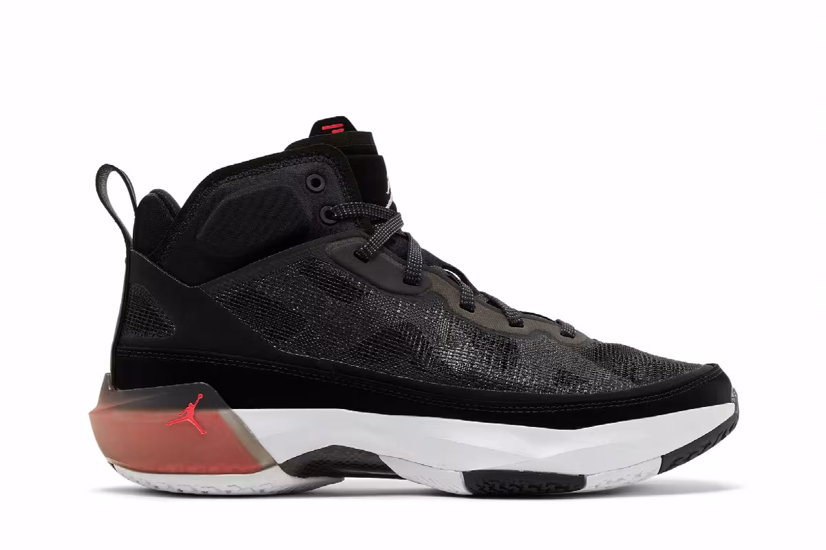 Air Jordan 37 PF Black Hot Punch, view 2