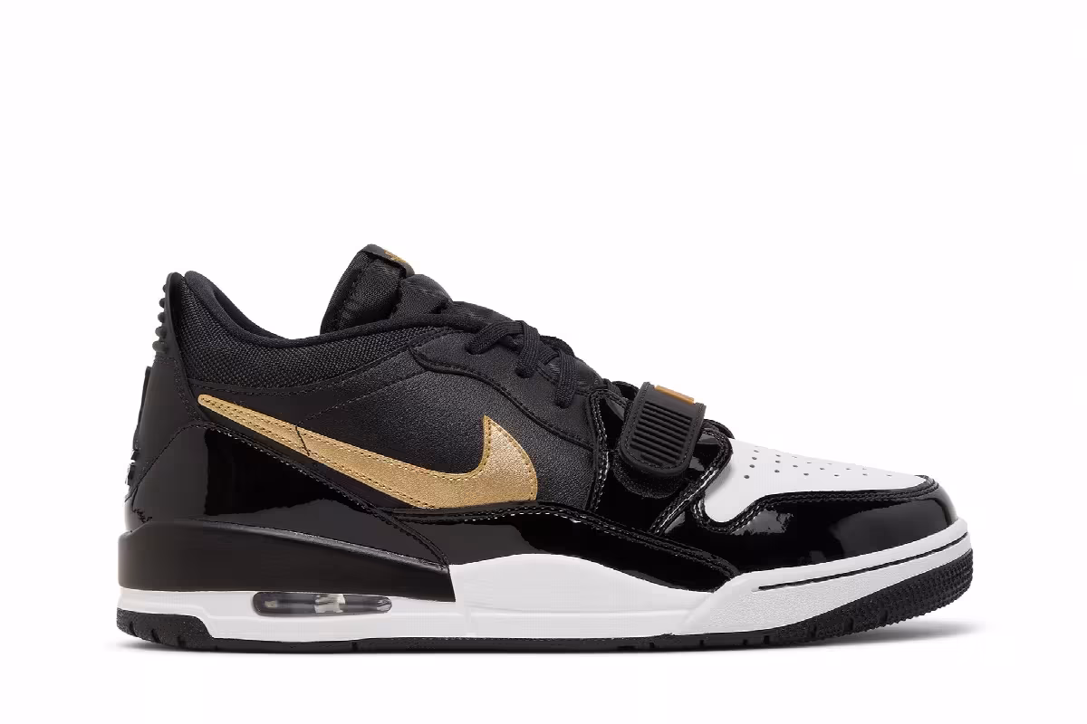 Air Jordan Legacy 312 Low Black Metallic Gold, view 2