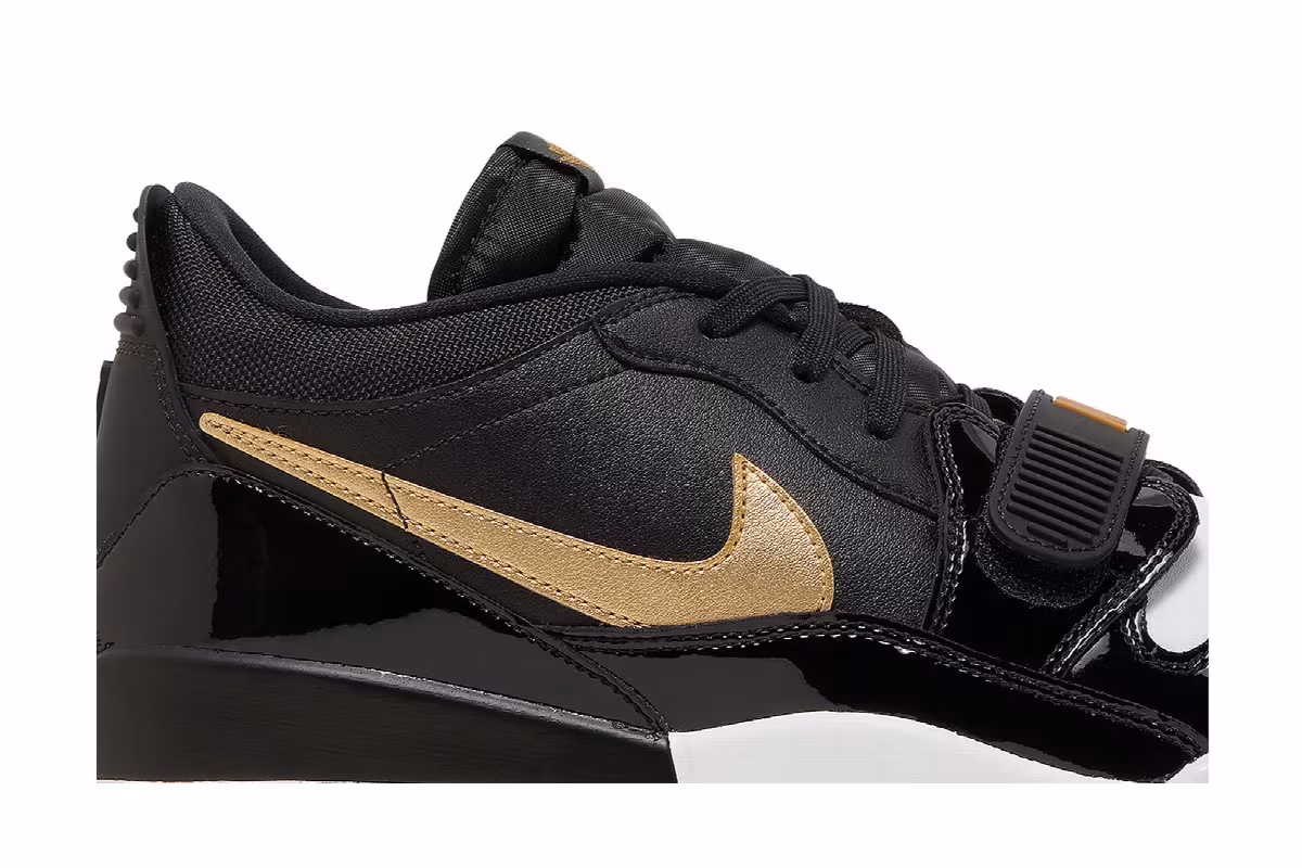 Air Jordan Legacy 312 Low Black Metallic Gold, view 3