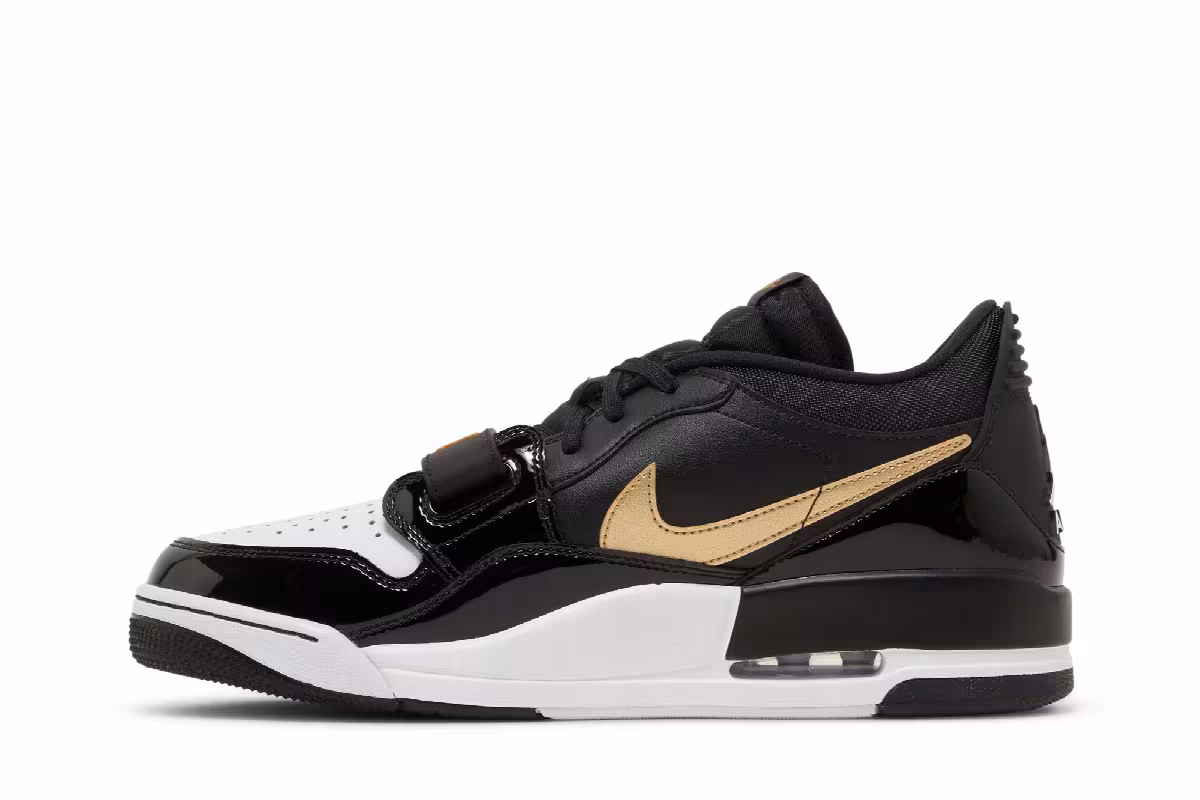 Air Jordan Legacy 312 Low Black Metallic Gold, view 4