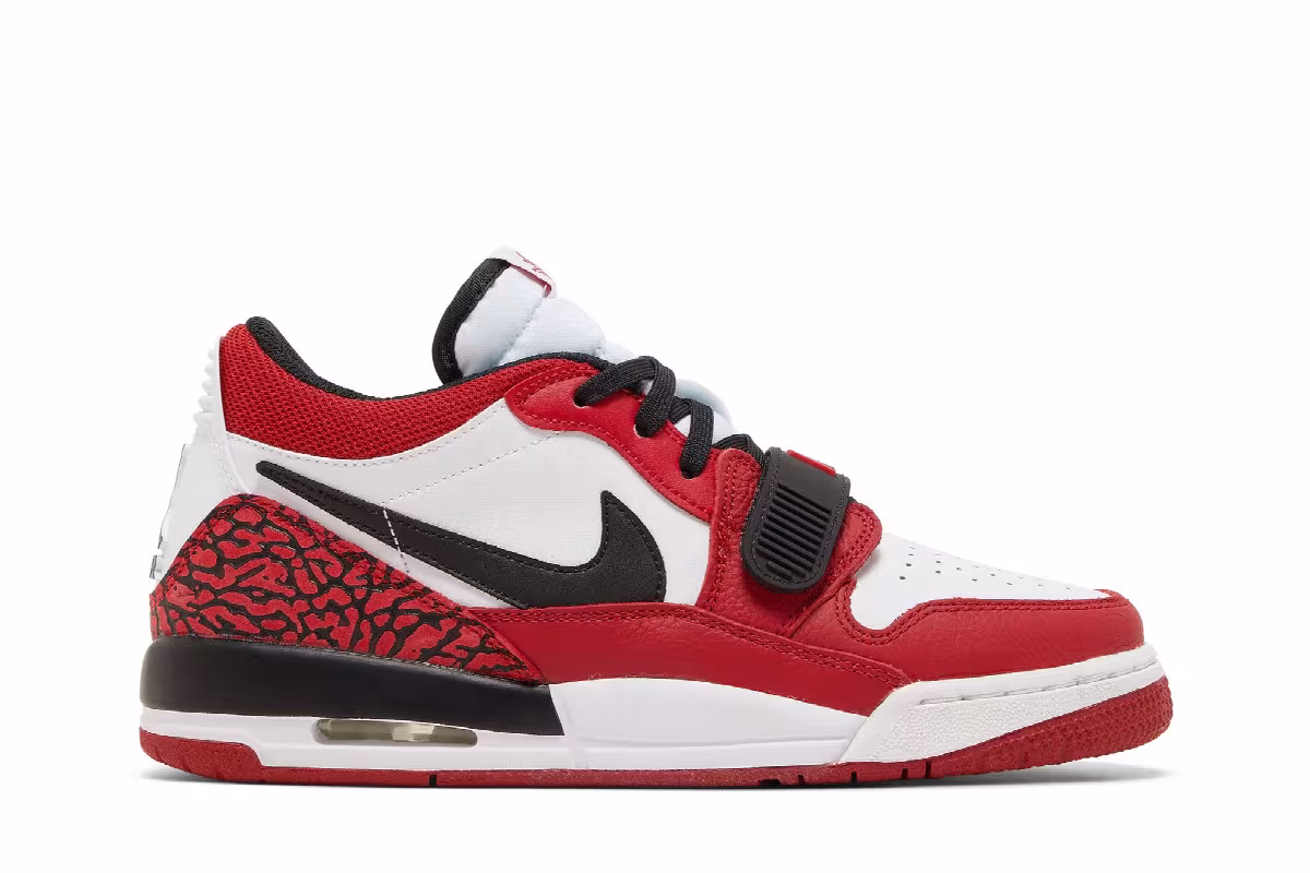 Air Jordan Legacy 312 Low GS Chicago Red, view 2