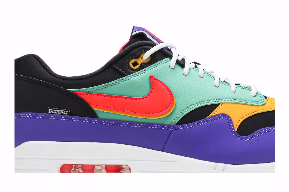 Nike Air Max 1 SE Windbreaker, view 3
