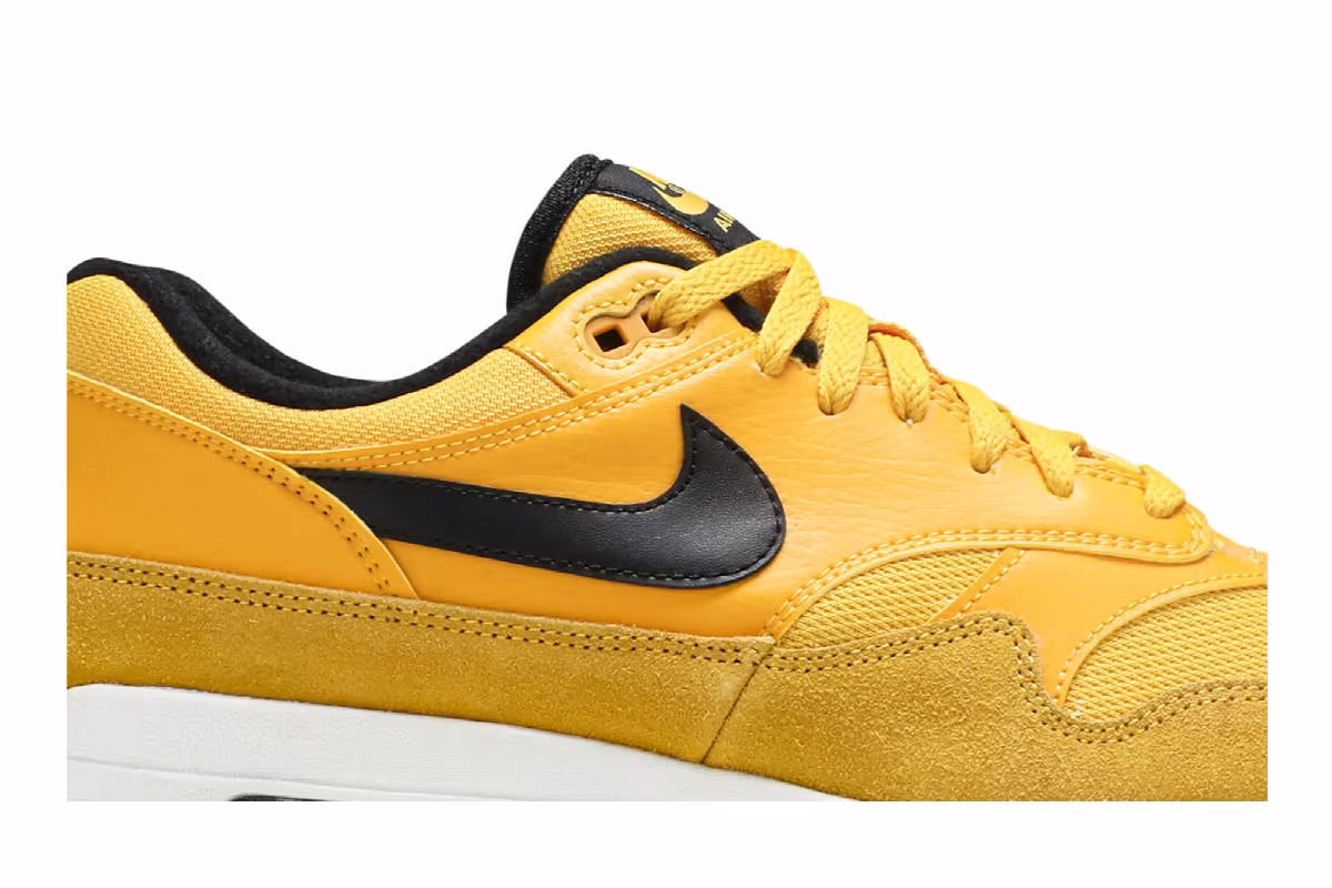 Nike Air Max 1 University Gold, view 3