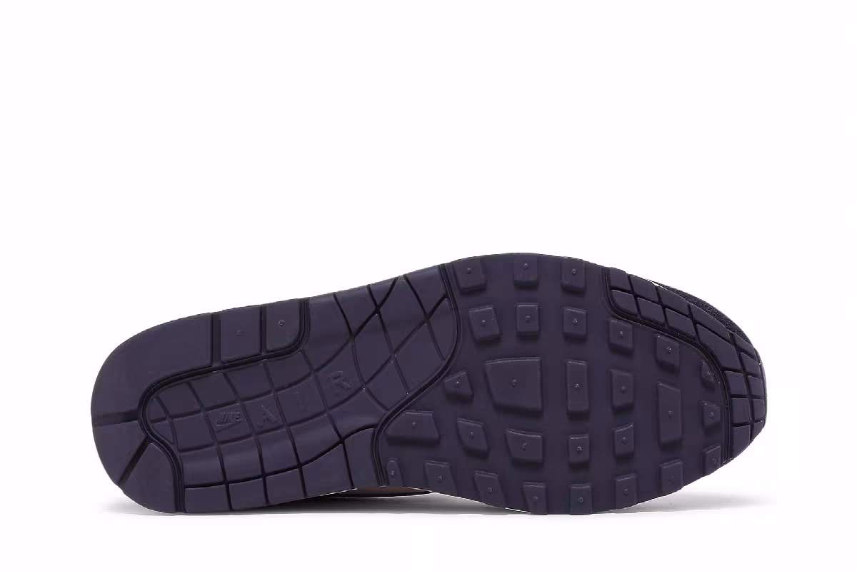 Nike Women's Air Max 1 Grand Purple, view 5