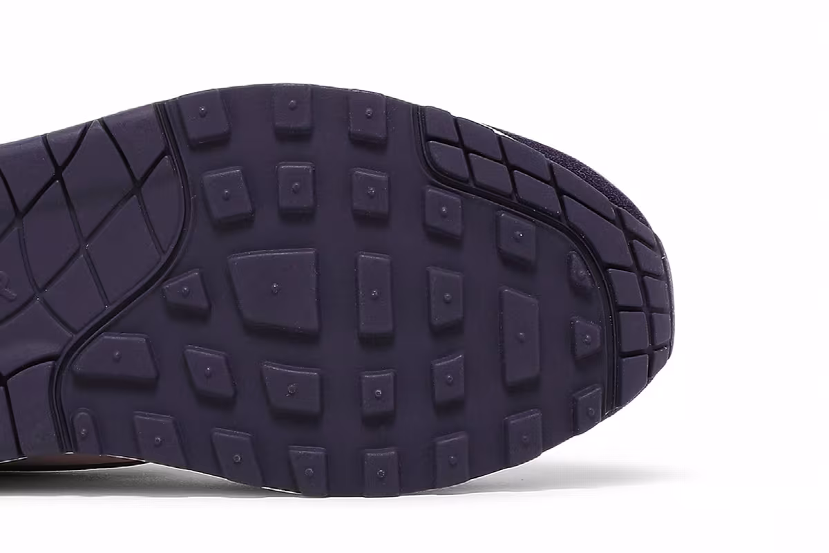 Nike Women's Air Max 1 Grand Purple, view 6