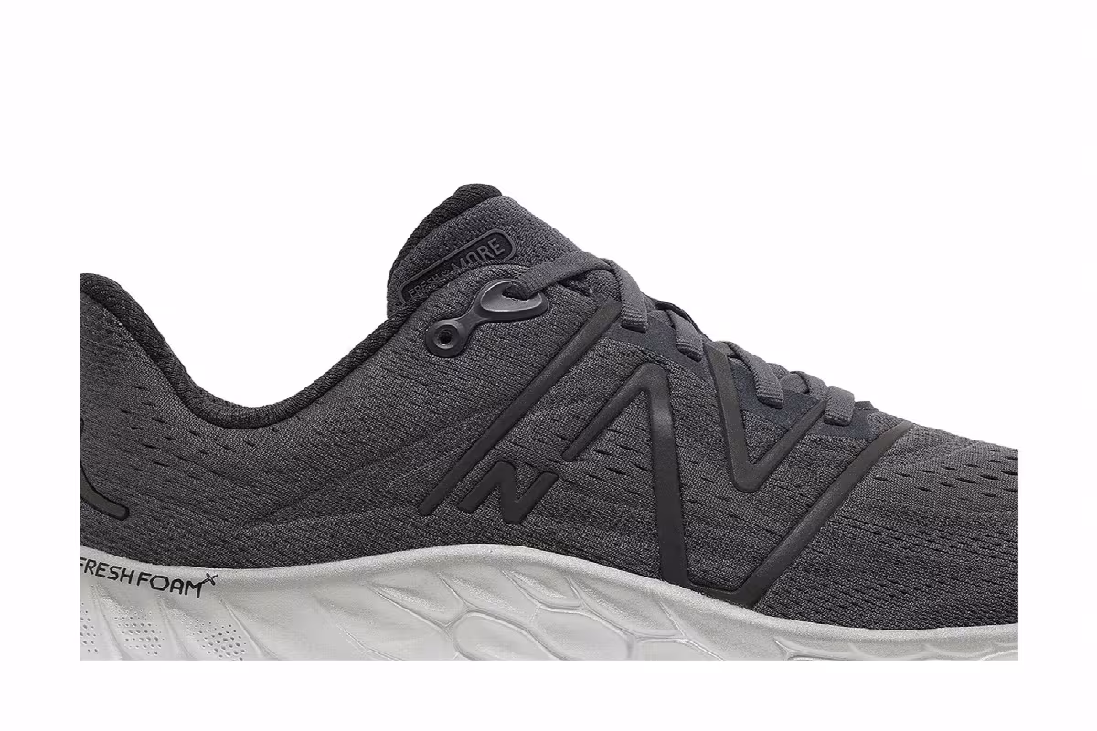 New Balance Fresh Foam X More v4 2E Wide Black Phantom, view 3