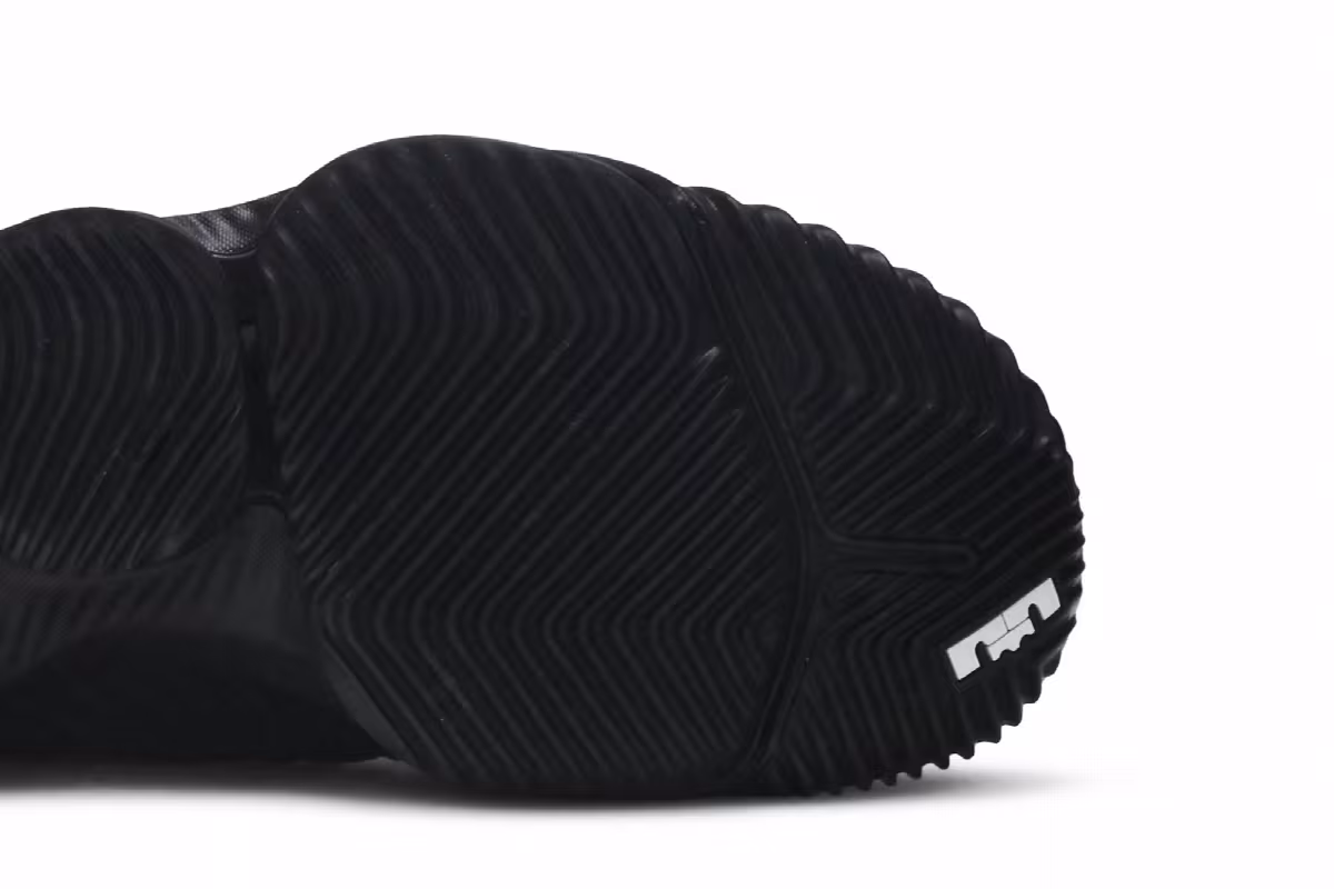 Nike LeBron 16 Four Horsemen, view 6