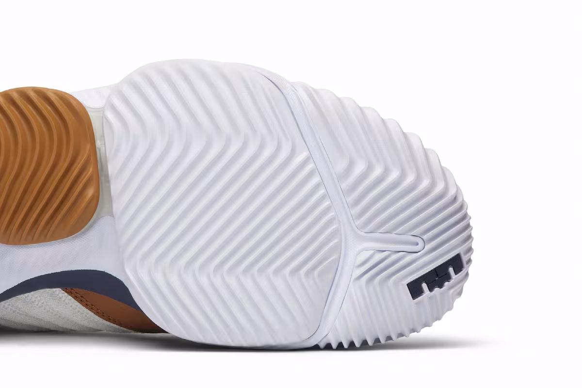 Nike LeBron 16 Air Trainer Medicine Ball, view 6