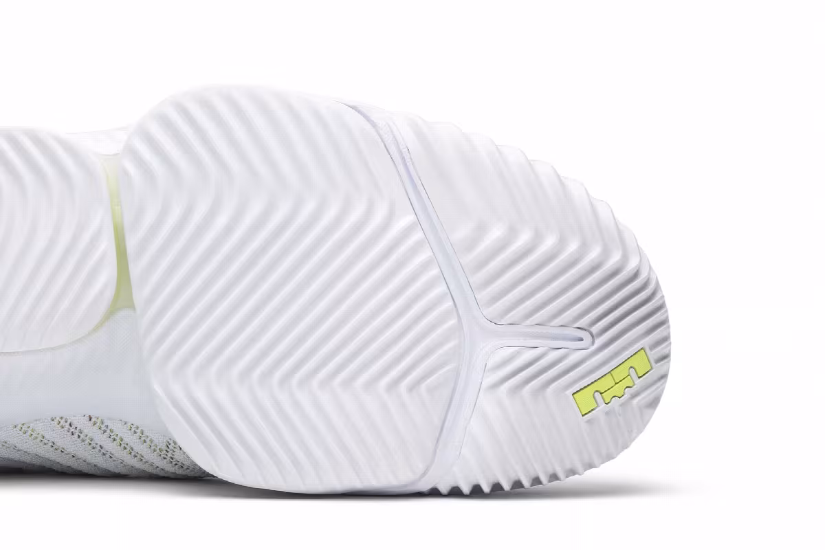 Nike LeBron 16 Buzz Lightyear, view 6