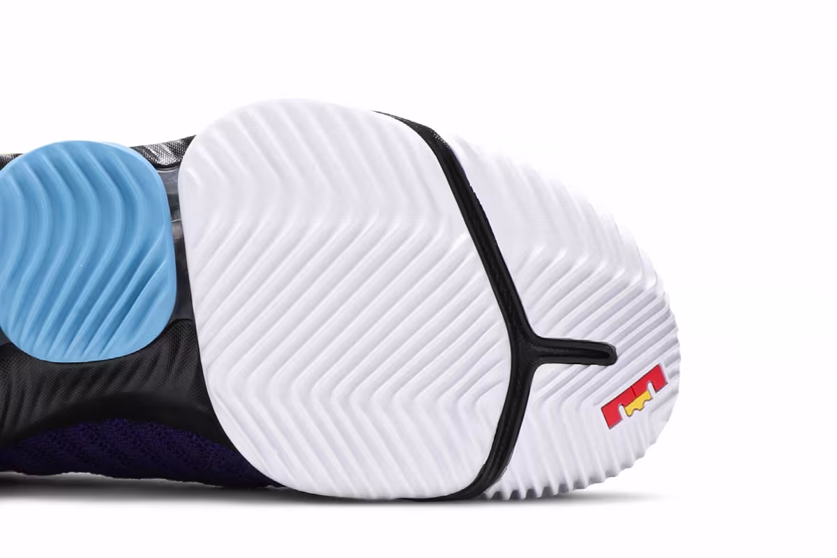 Nike LeBron 16 Martin, view 6