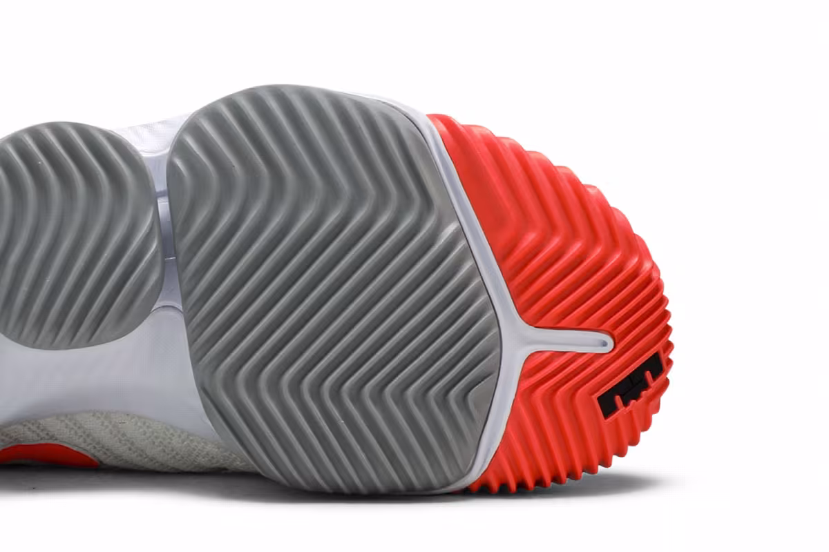 Nike LeBron 16 Tech Challenge Hot Lava White, view 6