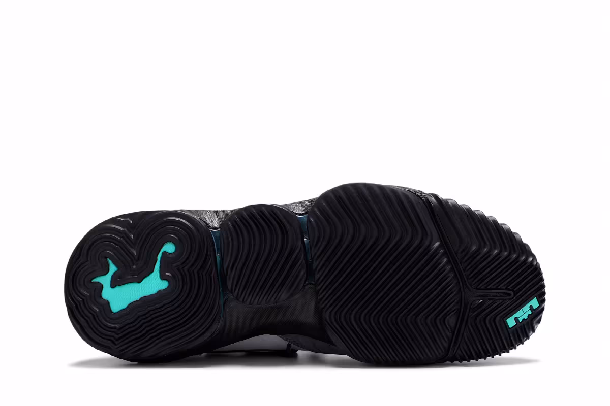Atmos x Nike LeBron 16 Low Clear Jade, view 5