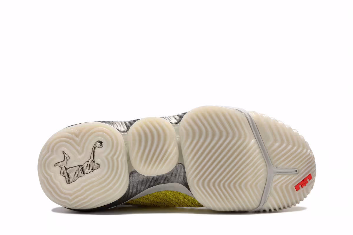 HFR x Nike LeBron 16 Harlem Stage, view 5