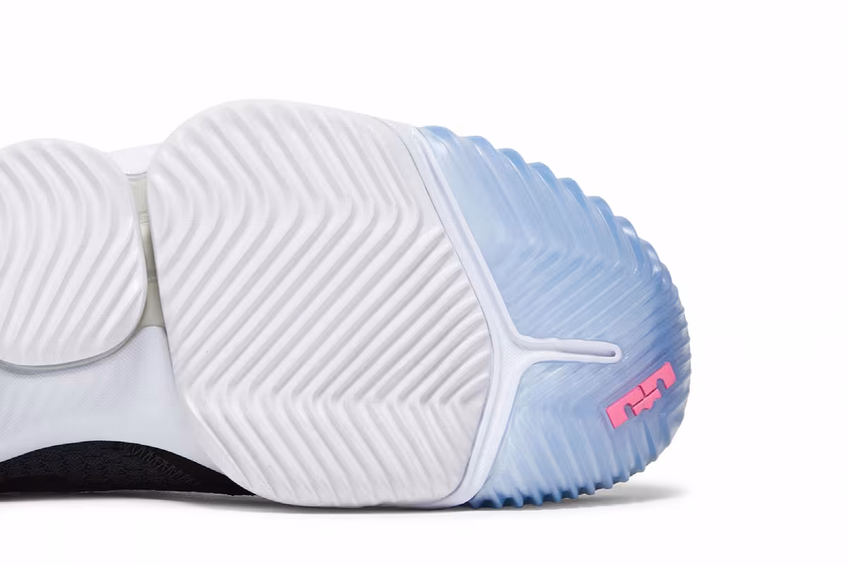 Nike LeBron 16 Low Soundtrack, view 6