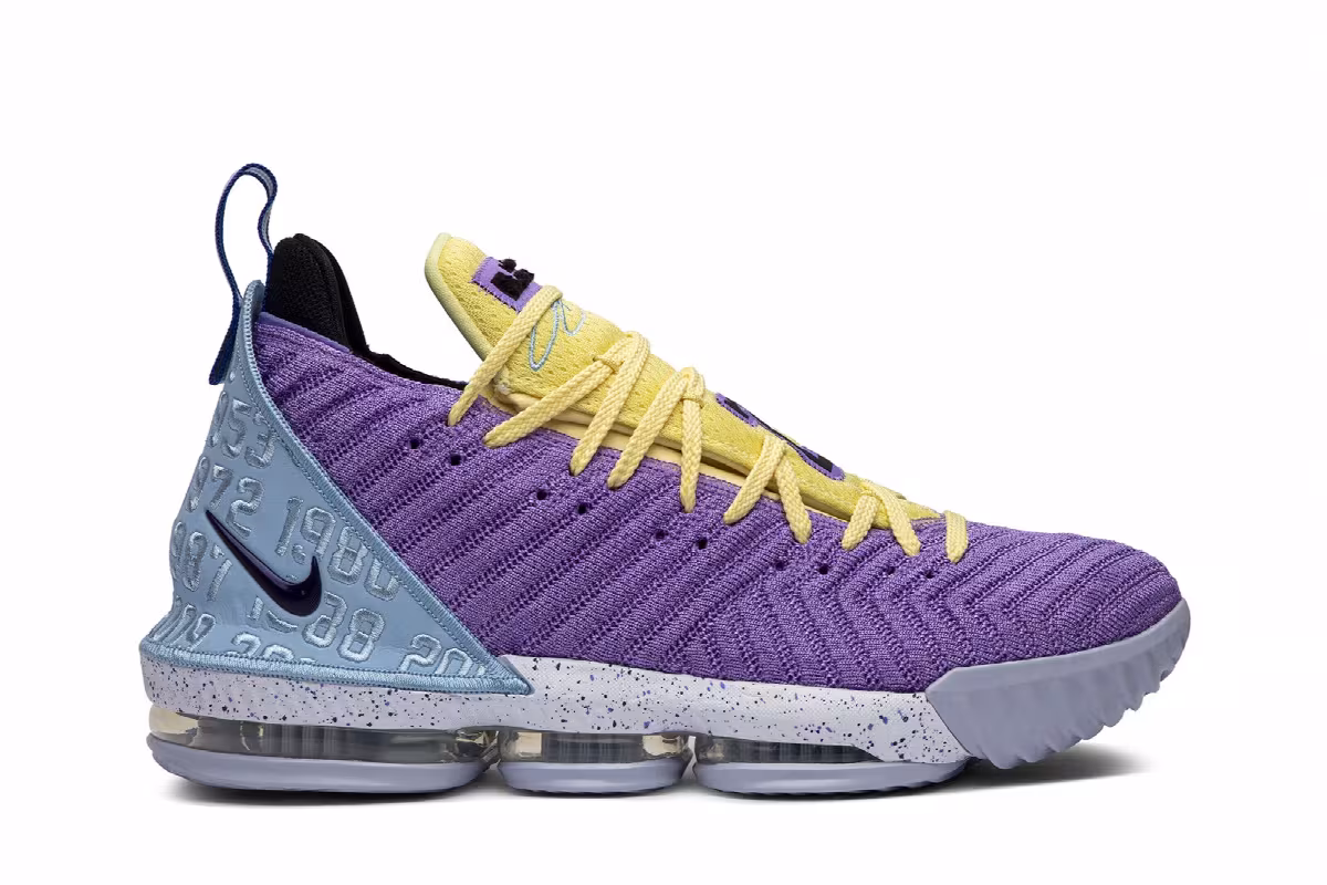 Nike LeBron 16 Lakers Heritage, view 2