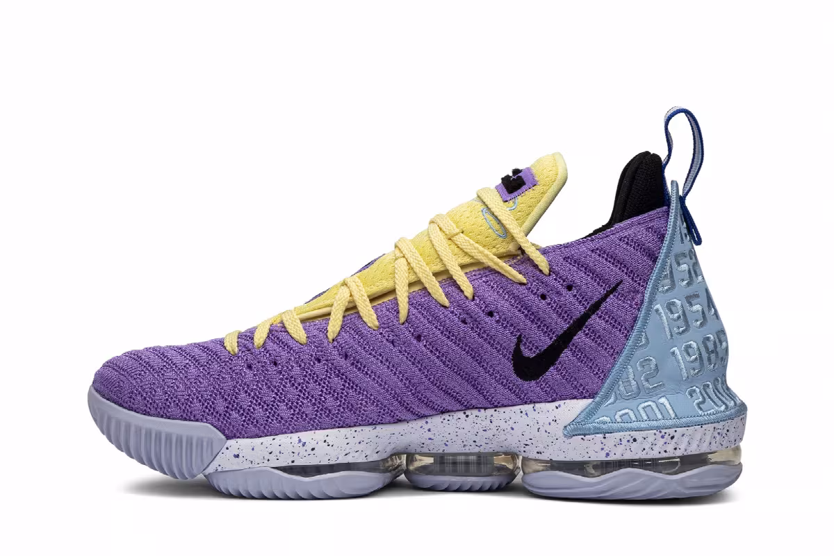Nike LeBron 16 Lakers Heritage, view 4