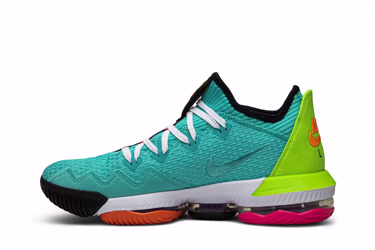 Nike LeBron 16 Low Air Max Trainer 2, view 4