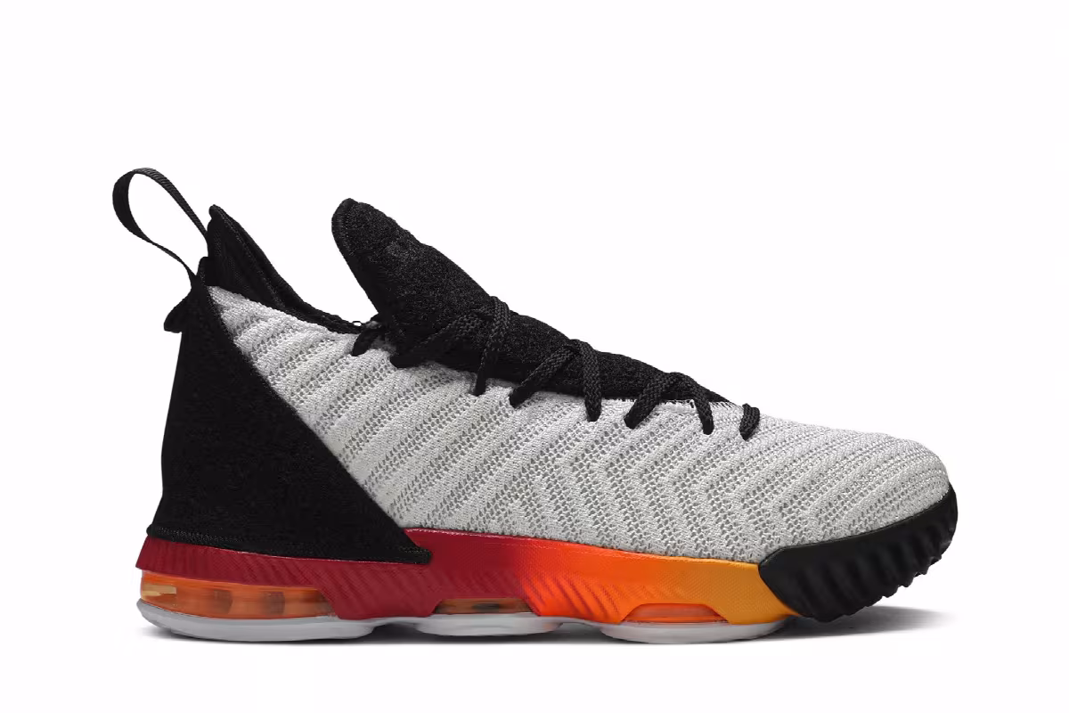 Nike LeBron 16 GS Space Travel, view 2