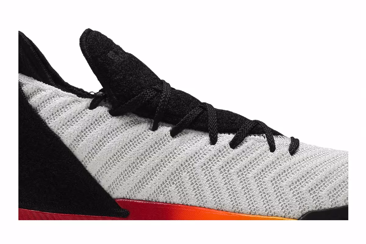 Nike LeBron 16 GS Space Travel, view 3