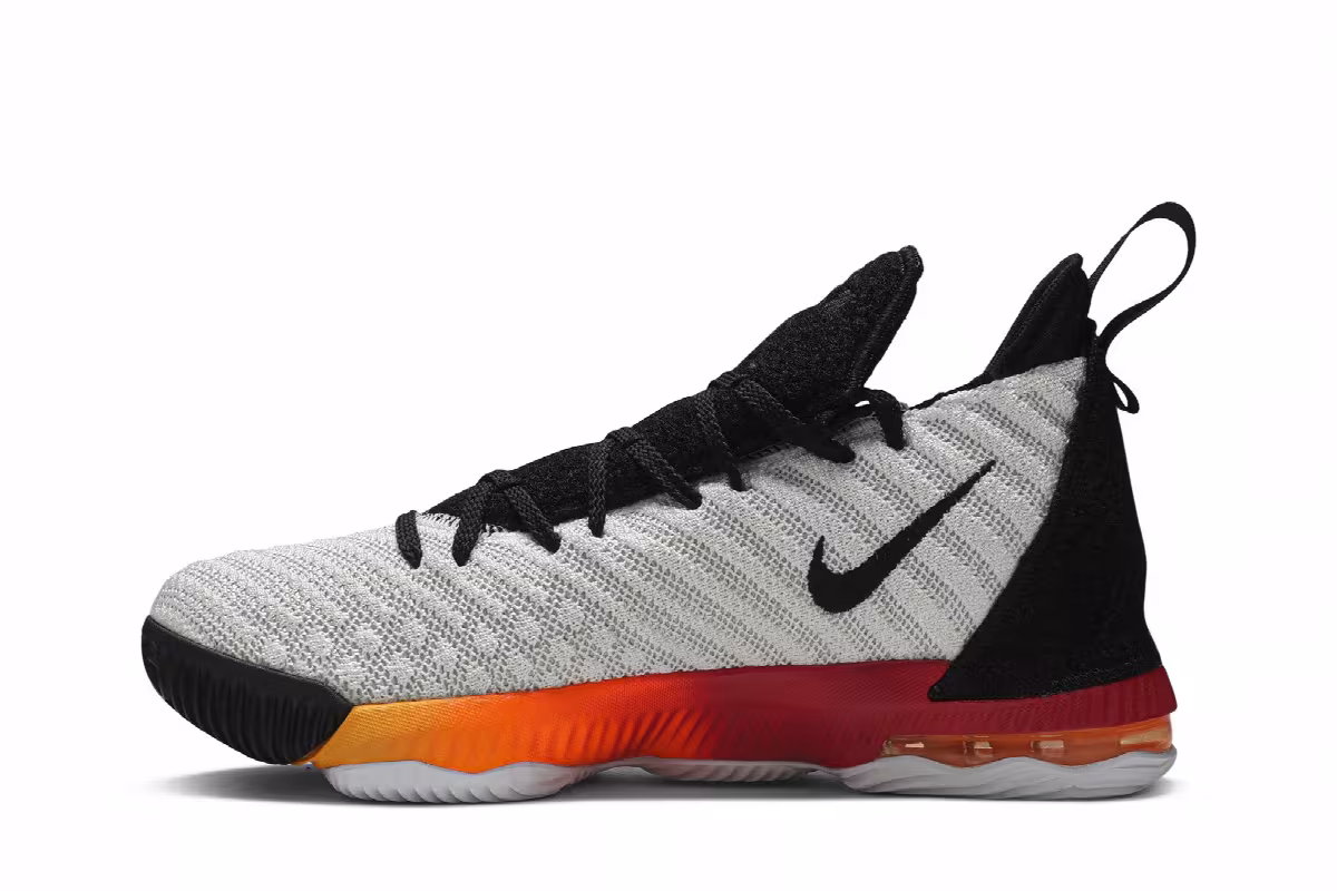 Nike LeBron 16 GS Space Travel, view 4