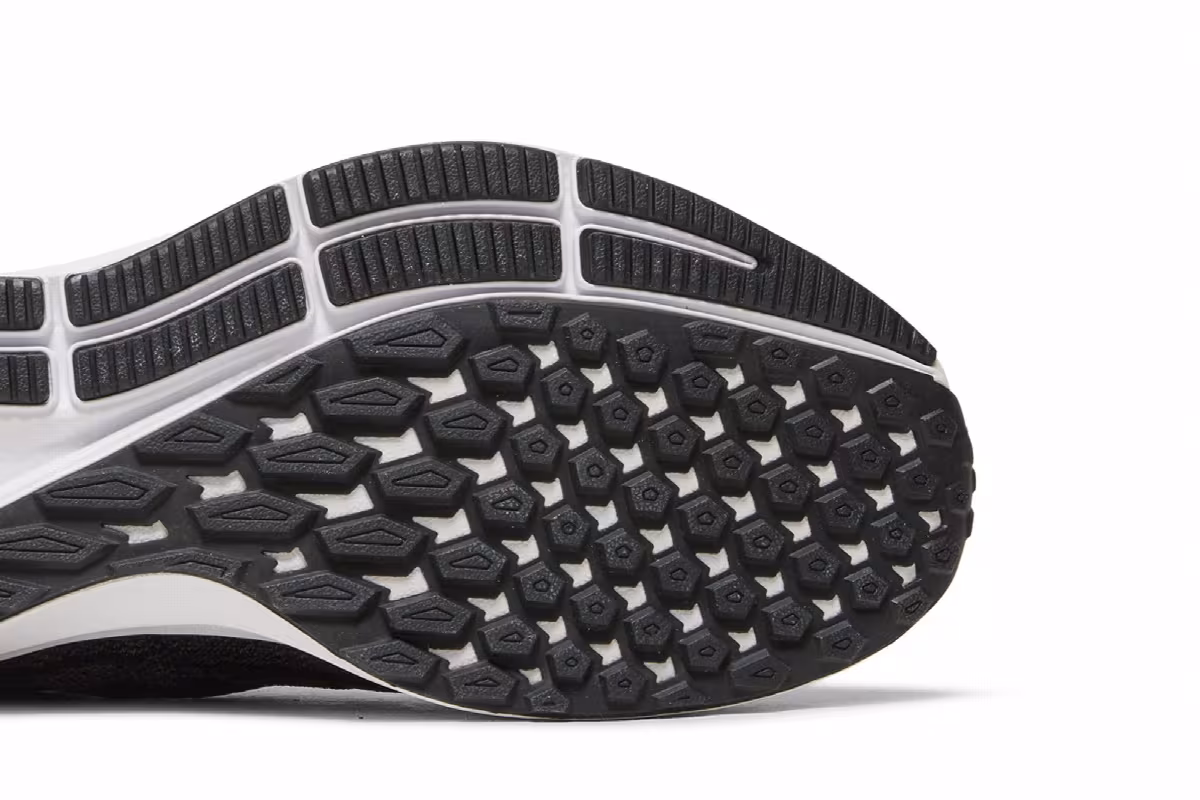 Nike Women's Air Zoom Pegasus 36 Wide Black, view 6