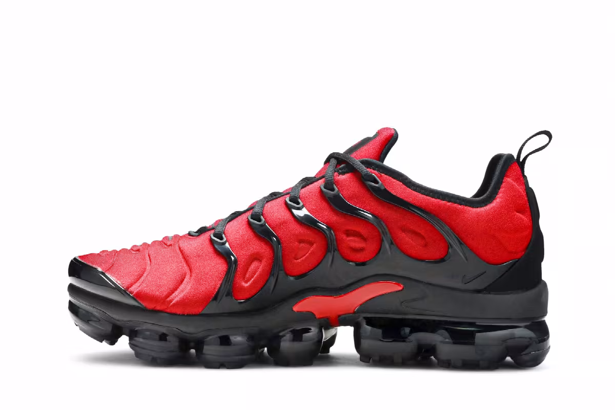 Nike Air VaporMax Plus University Red, view 4