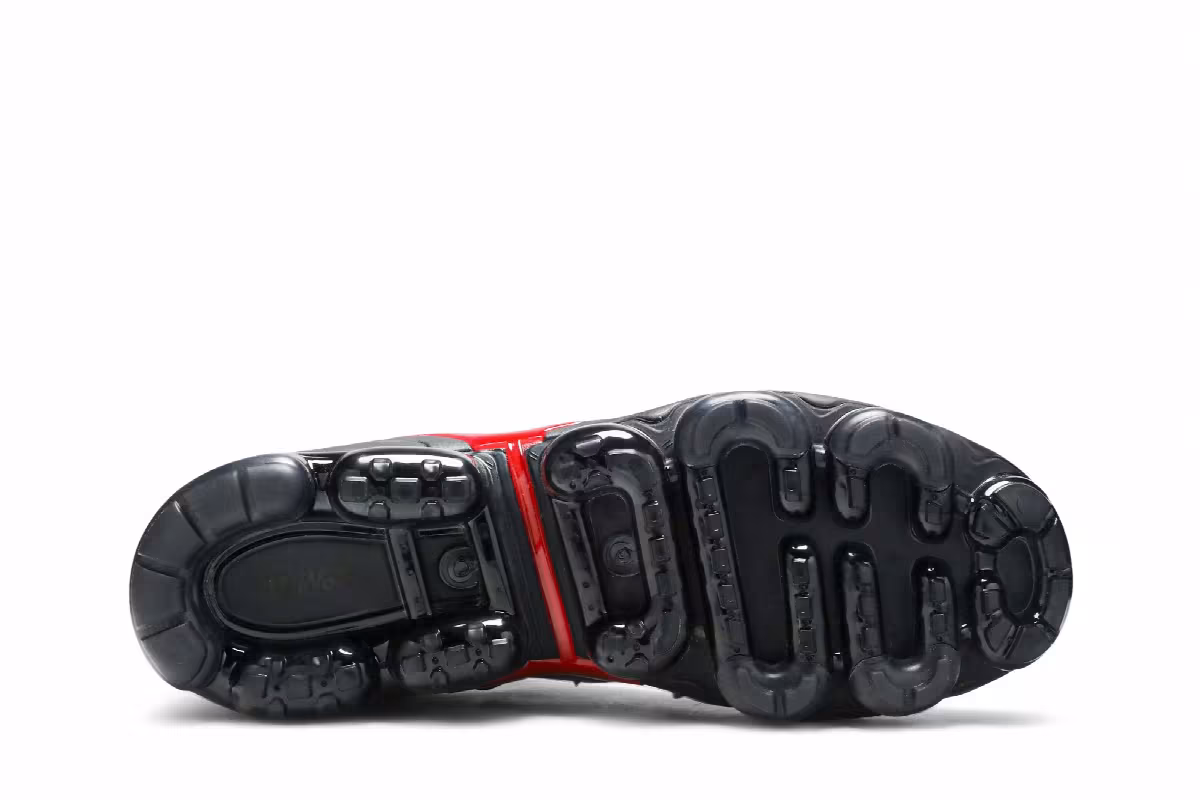 Nike Air VaporMax Plus University Red, view 5