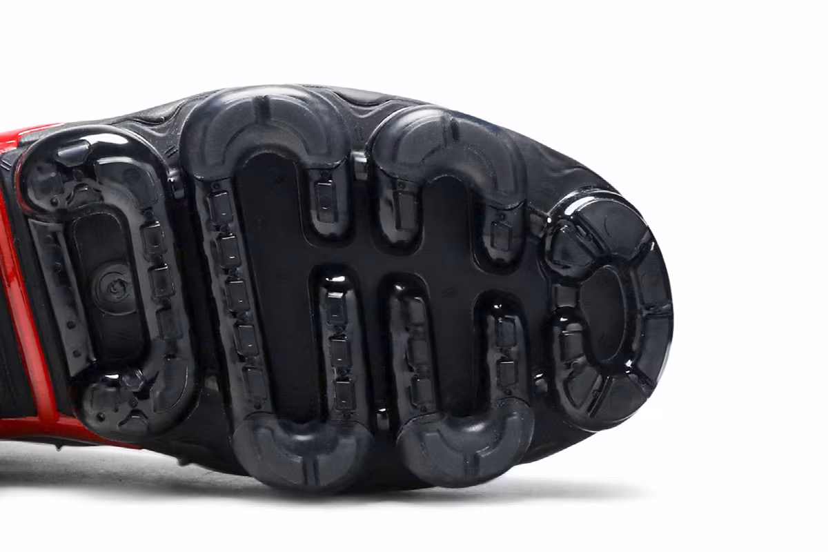 Nike Air VaporMax Plus University Red, view 6