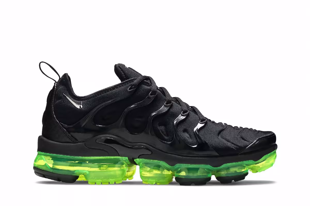 Nike Air VaporMax Plus Black Volt, view 2