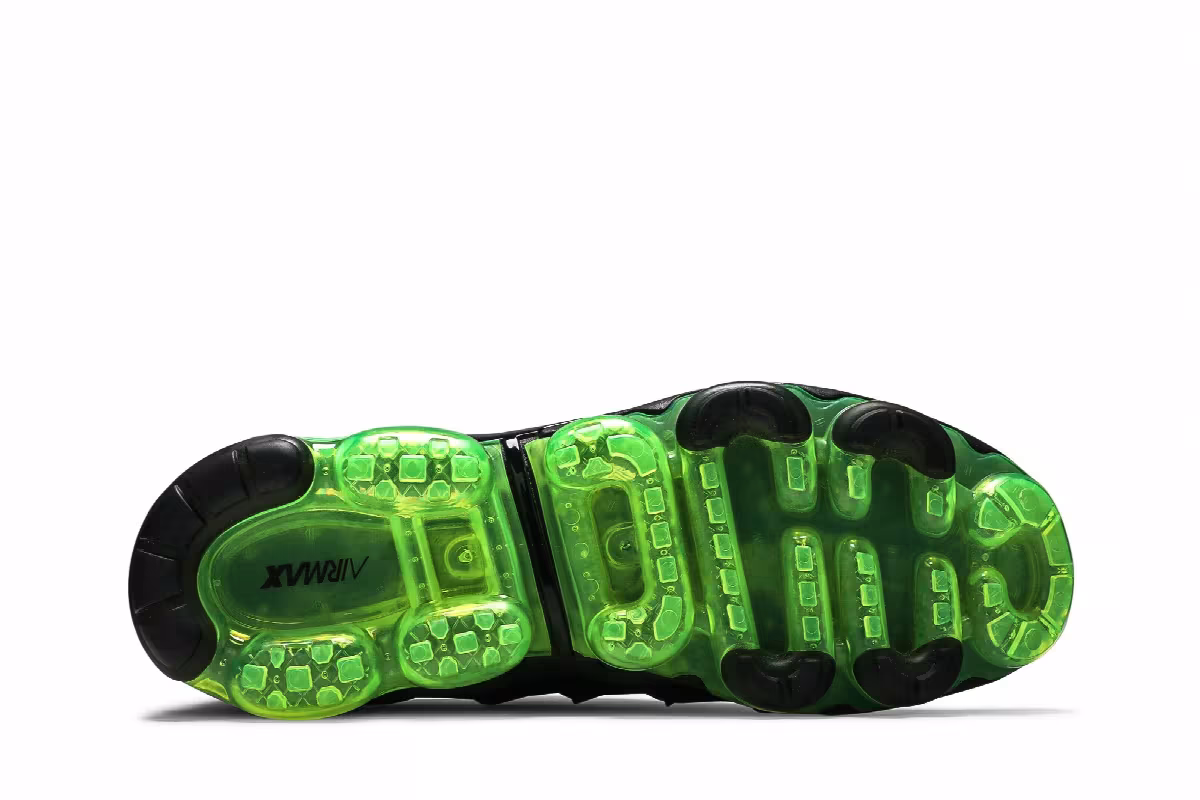 Nike Air VaporMax Plus Black Volt, view 5