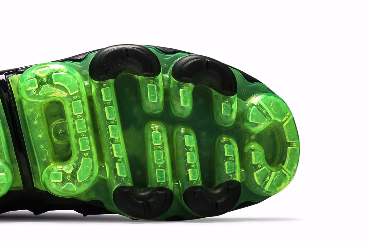 Nike Air VaporMax Plus Black Volt, view 6