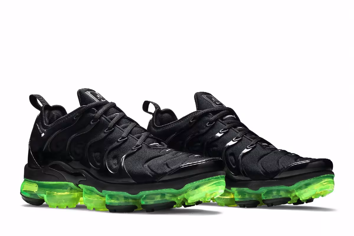 Nike Air VaporMax Plus Black Volt, view 9