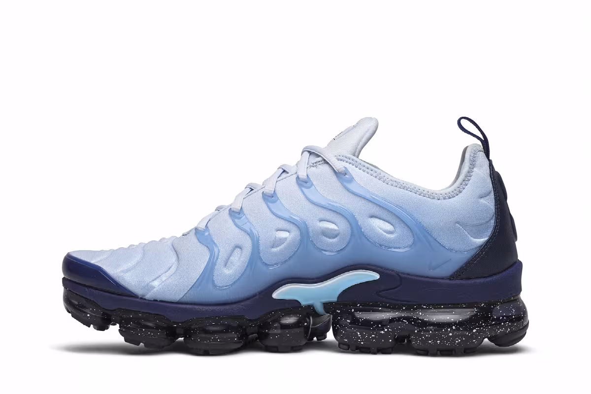 Nike Air VaporMax Plus Blizzard, view 4