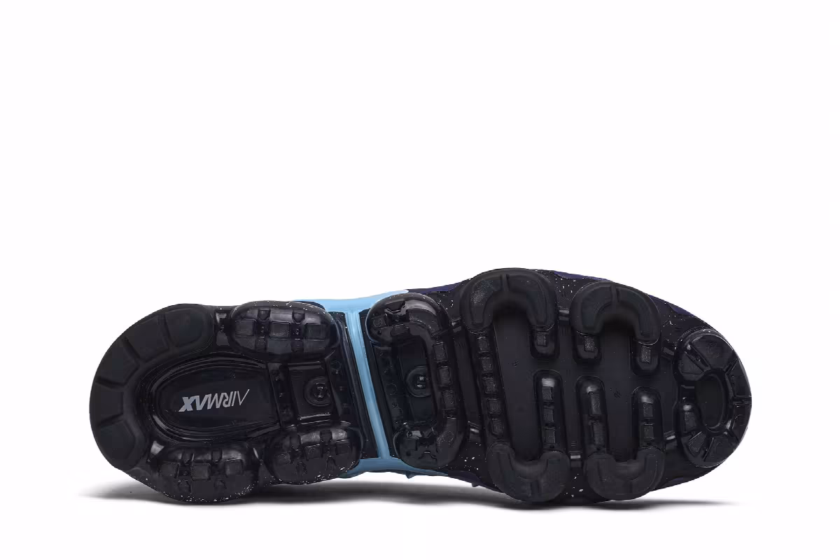 Nike Air VaporMax Plus Blizzard, view 5