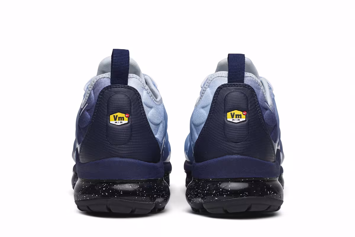Nike Air VaporMax Plus Blizzard, view 7