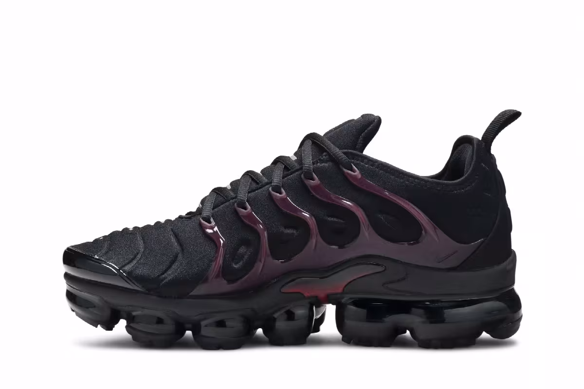 Nike Air VaporMax Plus Black Noble Red, view 4