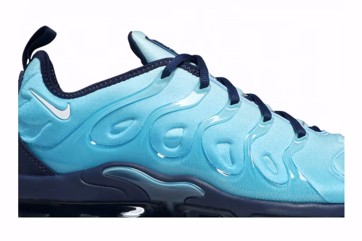 Nike Air VaporMax Plus Current Blue, view 3