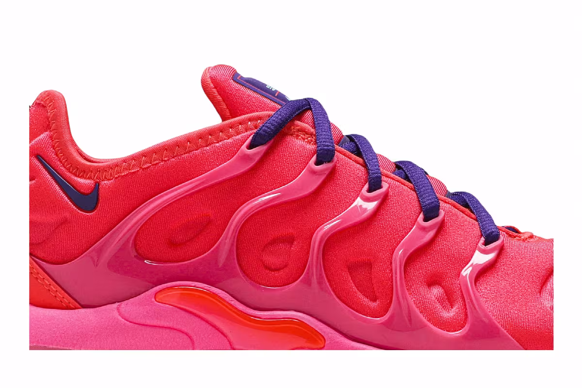 Nike Women's Air VaporMax Plus Bright Crimson, view 3