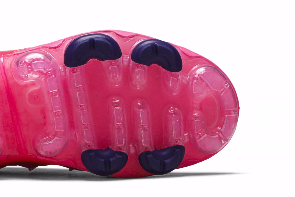 Nike Women's Air VaporMax Plus Bright Crimson, view 6