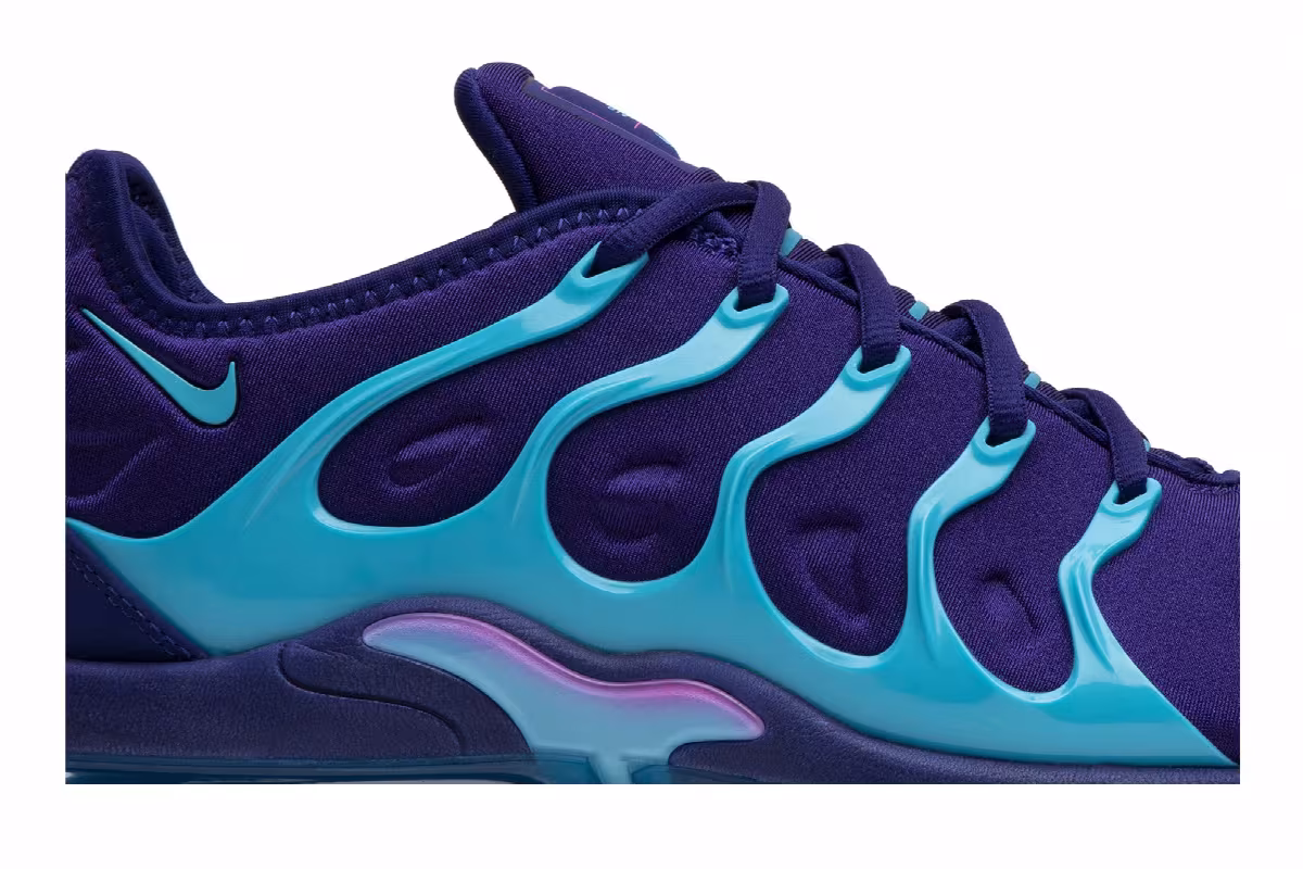 Nike Air VaporMax Plus Sunset, view 3