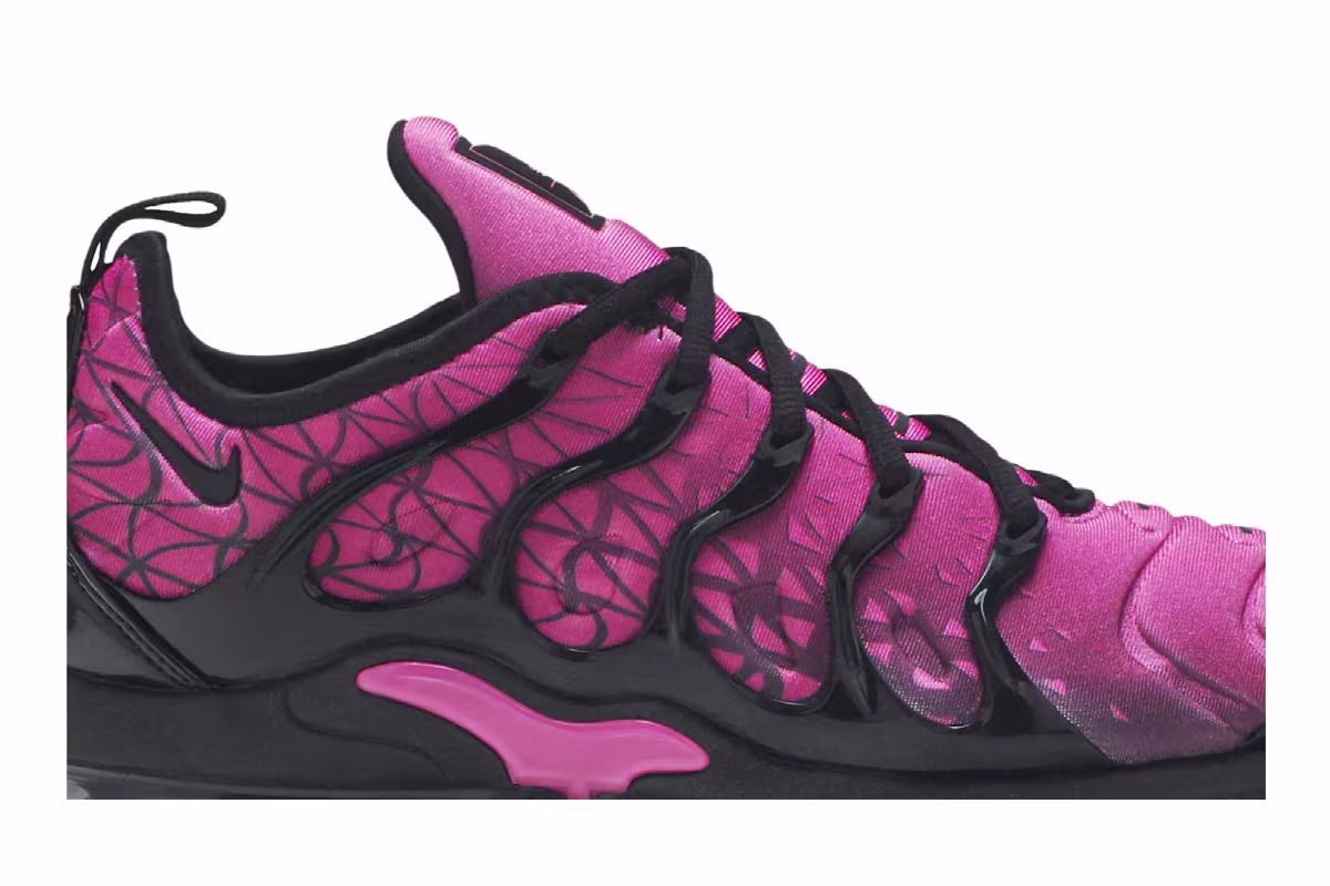 Nike Air VaporMax Plus Active Fuchsia, view 3