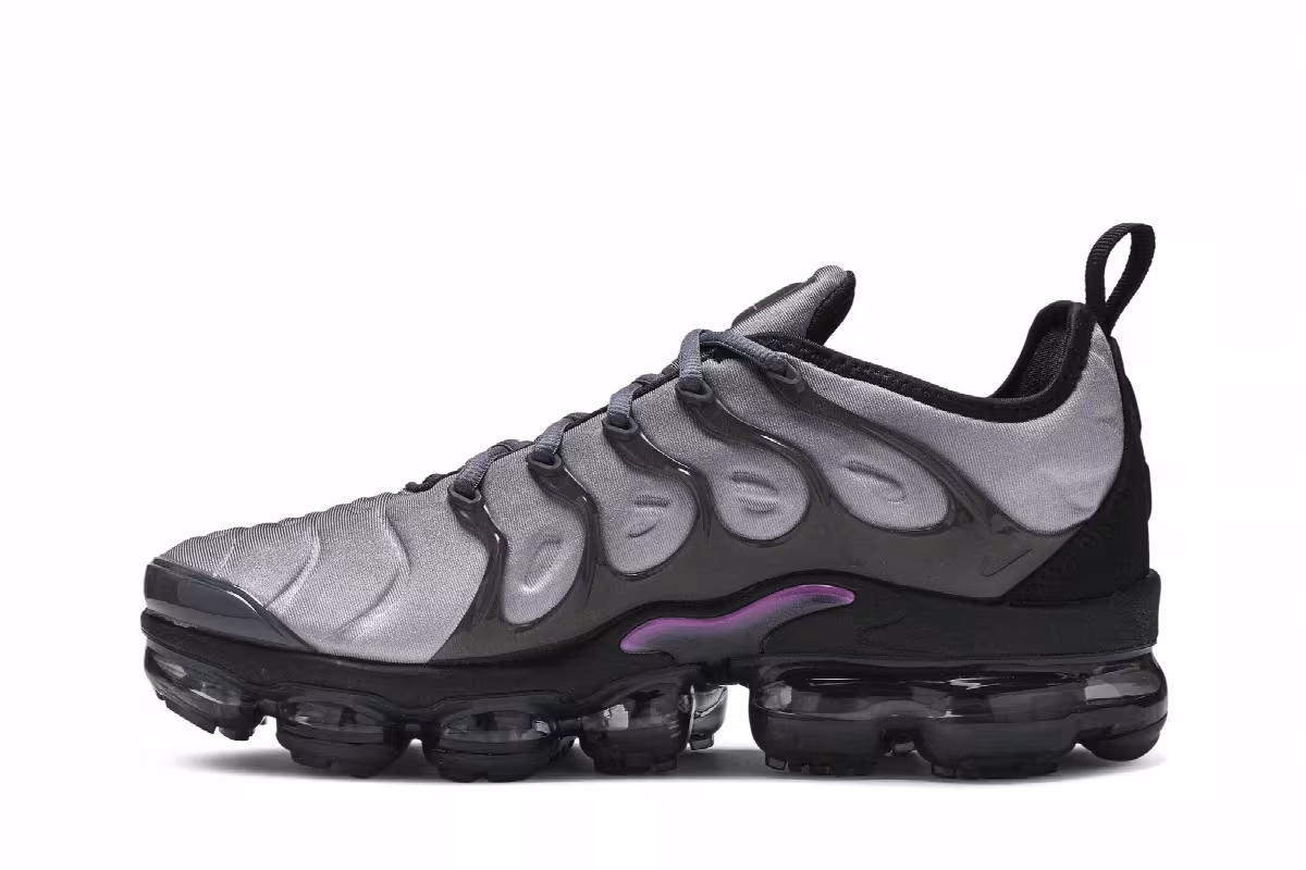Nike Air VaporMax Plus Active Fuchsia, view 4