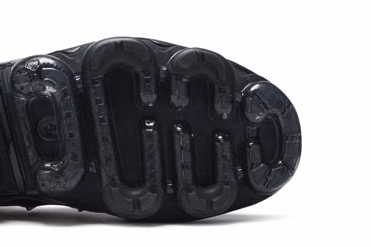 Nike Air VaporMax Plus Active Fuchsia, view 6