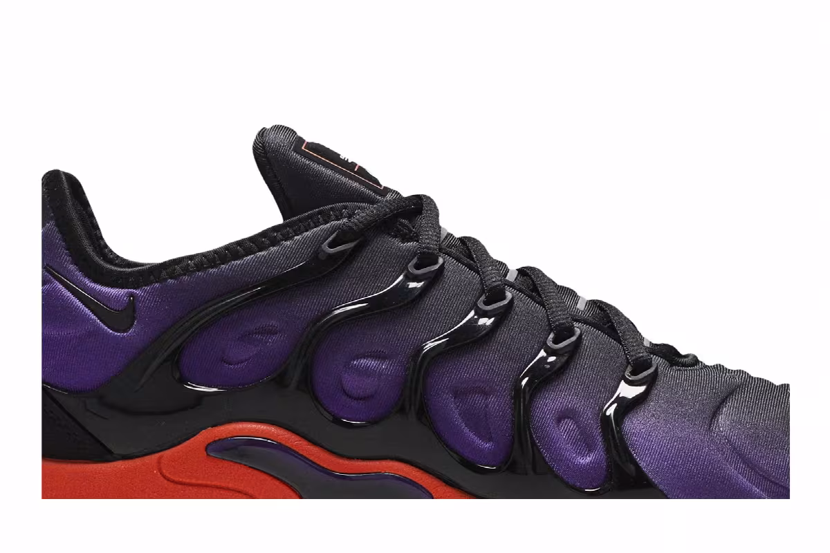 Nike Air VaporMax Plus Voltage Purple, view 3