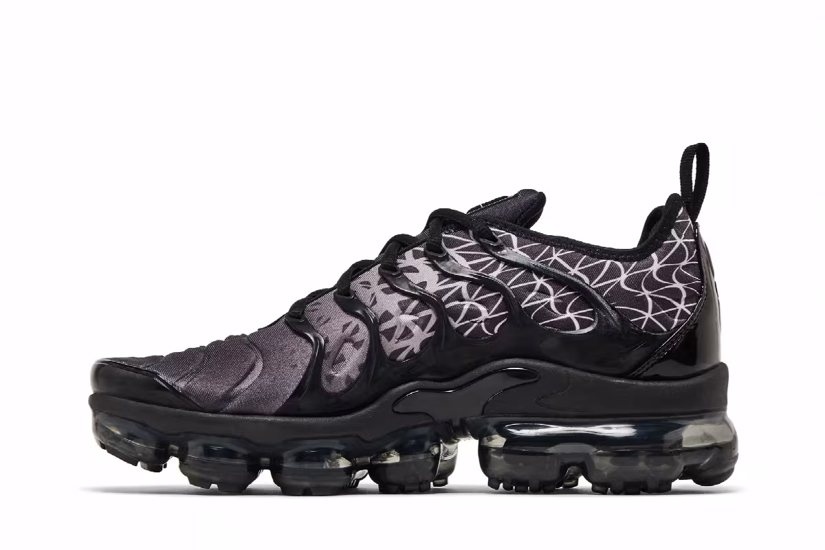 Nike Air VaporMax Plus Geometric, view 4