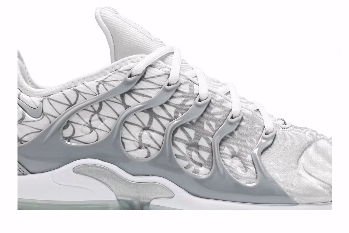 Nike Air VaporMax Plus Silver Patterns, view 3